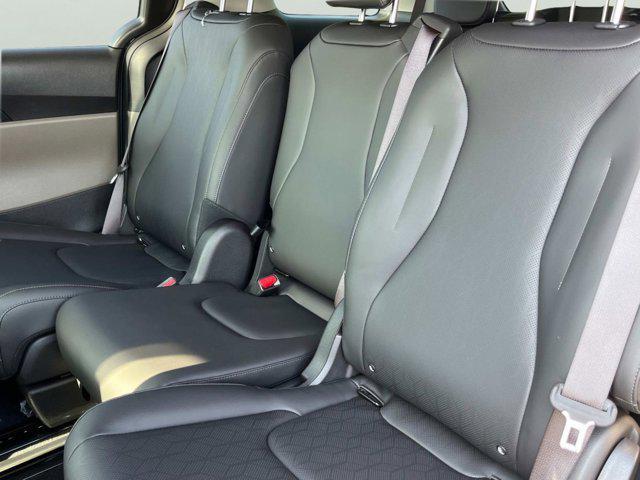 new 2025 Kia Carnival car, priced at $39,000