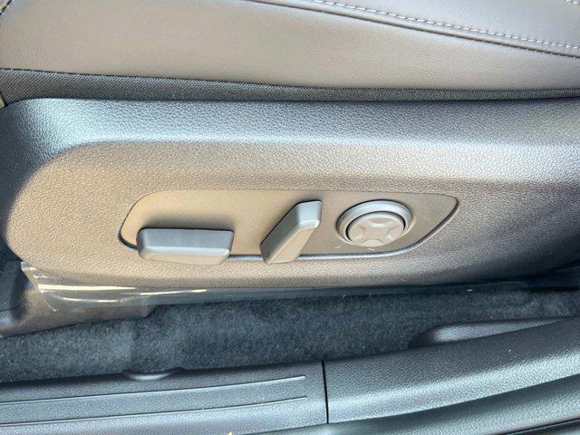 new 2025 Kia Carnival car, priced at $39,000