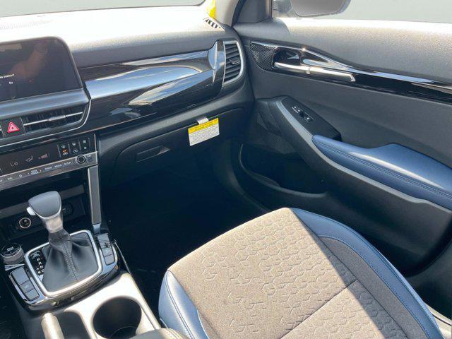 new 2025 Kia Seltos car, priced at $25,670