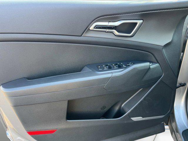 new 2025 Kia Sportage Hybrid car, priced at $30,140