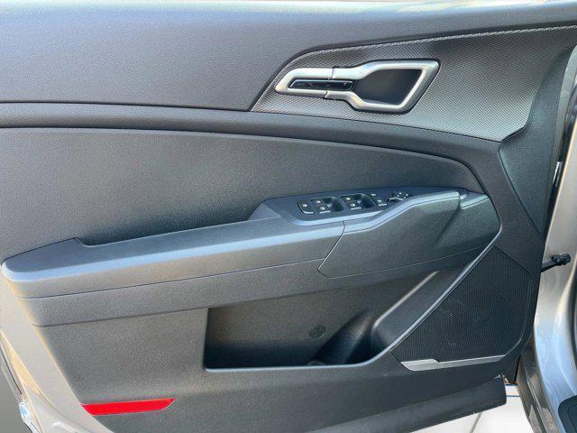 new 2025 Kia Sportage Hybrid car, priced at $30,140