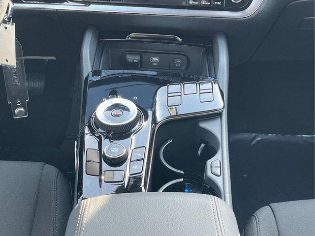 new 2025 Kia Sportage Hybrid car, priced at $30,140