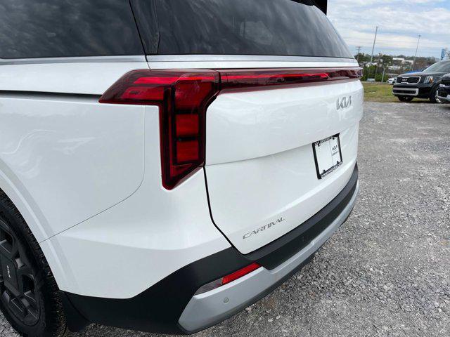 new 2025 Kia Carnival Hybrid car, priced at $45,845