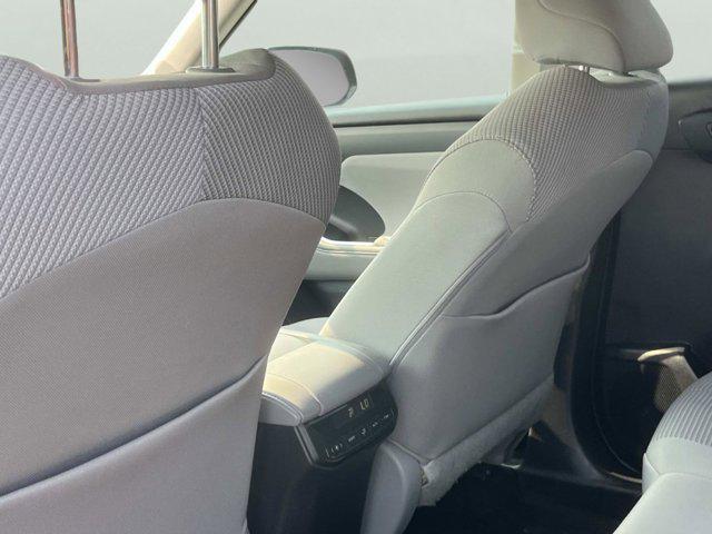 used 2023 Toyota Highlander car, priced at $33,397