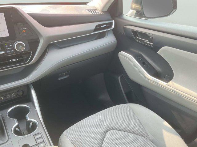 used 2023 Toyota Highlander car, priced at $33,397