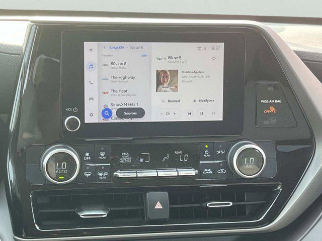 used 2023 Toyota Highlander car, priced at $33,397
