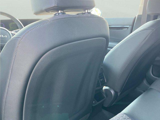 new 2025 Kia Seltos car, priced at $25,275