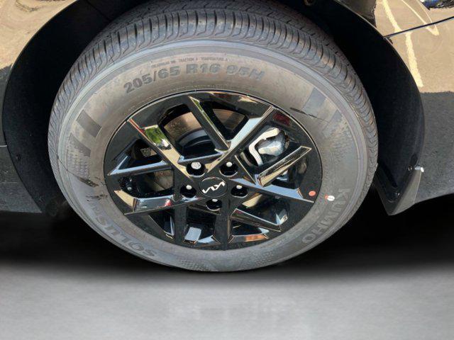 new 2025 Kia K5 car, priced at $27,050