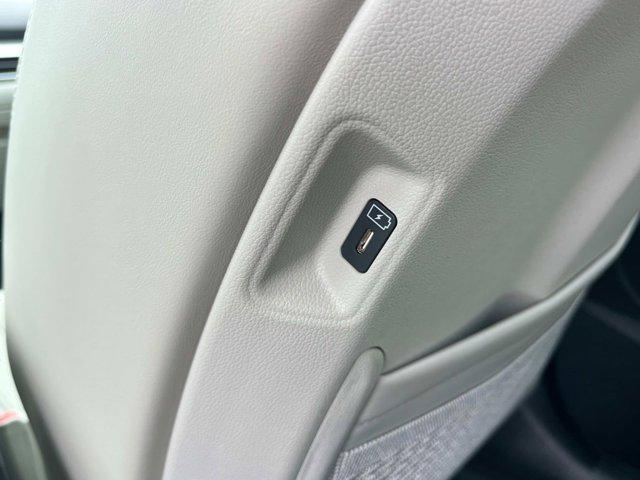 new 2025 Kia Sorento car, priced at $37,030