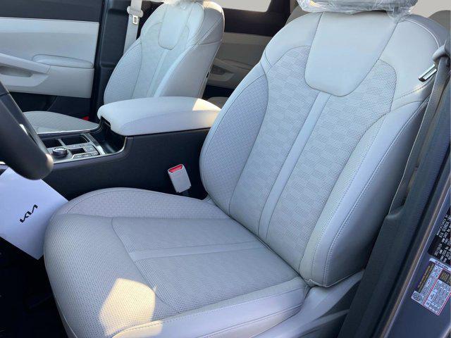 new 2025 Kia Sorento car, priced at $39,690