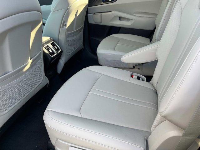 new 2025 Kia Sorento car, priced at $38,099
