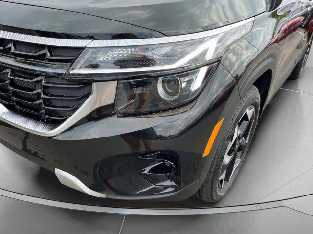 new 2025 Kia Seltos car, priced at $25,670