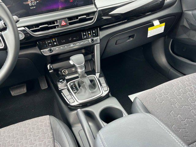 new 2025 Kia Seltos car, priced at $25,670