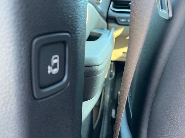 new 2025 Kia Carnival Hybrid car, priced at $45,350