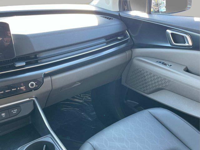 new 2025 Kia Carnival Hybrid car, priced at $41,650