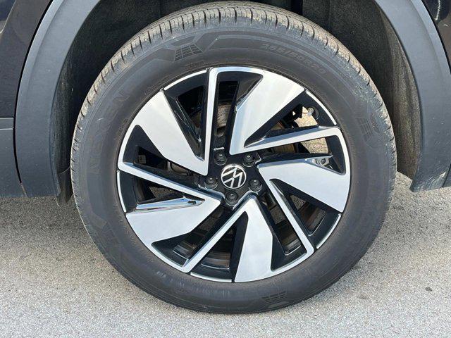 used 2024 Volkswagen Atlas car, priced at $33,327