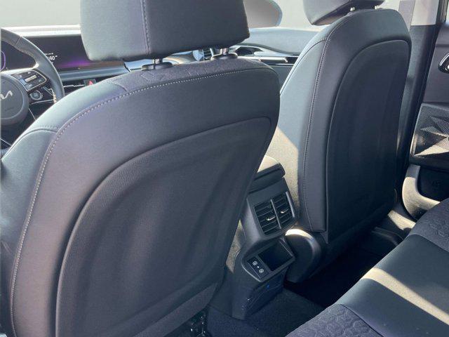 new 2025 Kia Seltos car, priced at $25,275