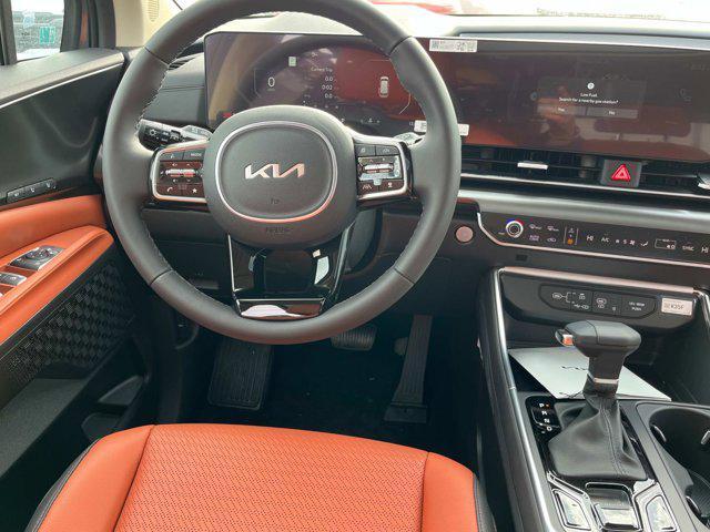 new 2025 Kia Carnival car, priced at $52,755