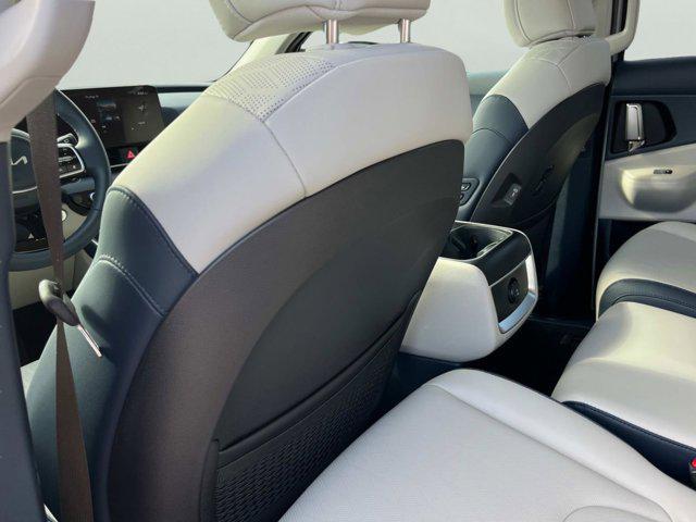 new 2026 Kia Carnival Hybrid car, priced at $44,845