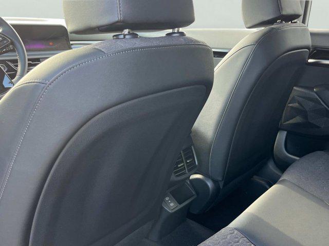 new 2025 Kia Seltos car, priced at $25,670