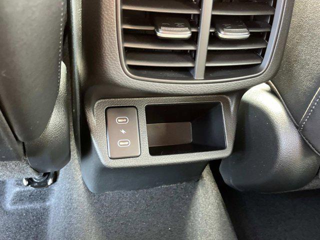 new 2025 Kia Seltos car, priced at $25,670