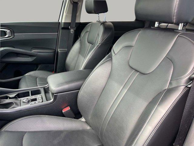 used 2024 Kia Sorento car, priced at $29,844