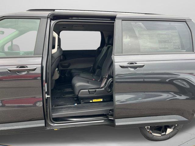 new 2025 Kia Carnival car, priced at $42,995