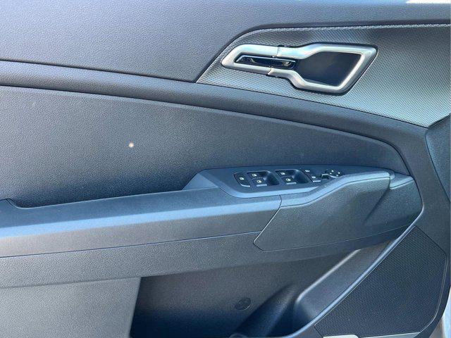 new 2025 Kia Sportage Hybrid car, priced at $30,140