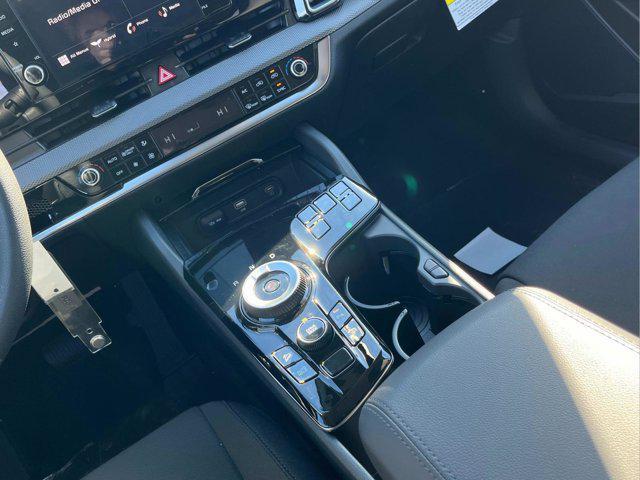 new 2025 Kia Sportage Hybrid car, priced at $30,140