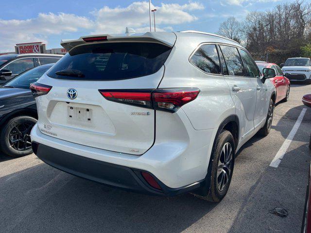 used 2021 Toyota Highlander Hybrid car, priced at $31,991