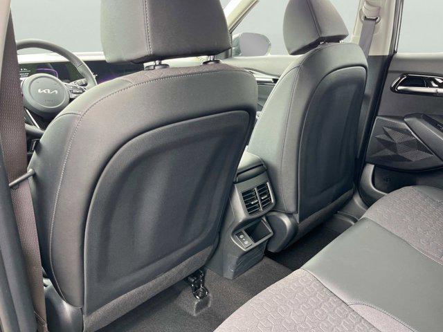 new 2025 Kia Seltos car, priced at $25,670