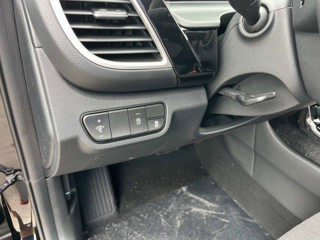 new 2025 Kia Seltos car, priced at $25,670