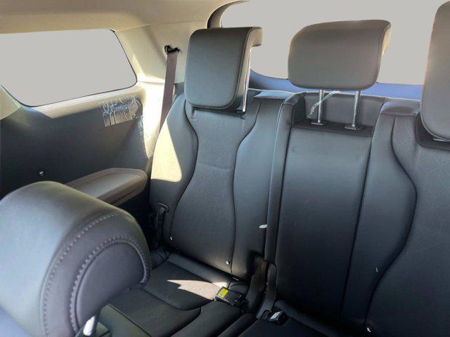 new 2025 Kia Carnival car, priced at $39,650