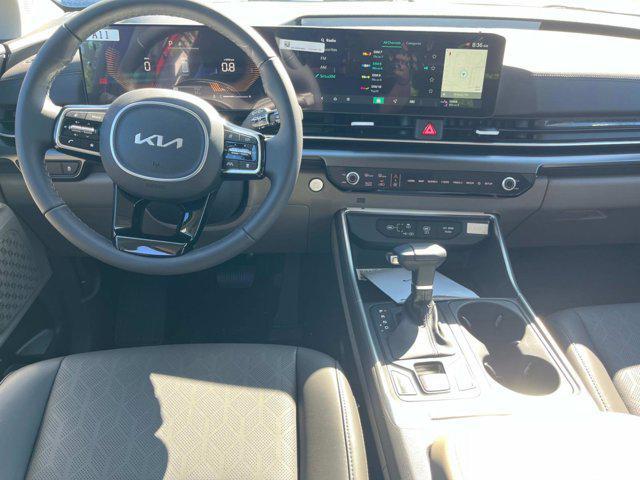 new 2025 Kia Carnival car, priced at $39,650