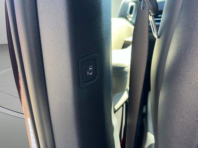 new 2025 Kia Carnival car, priced at $39,650