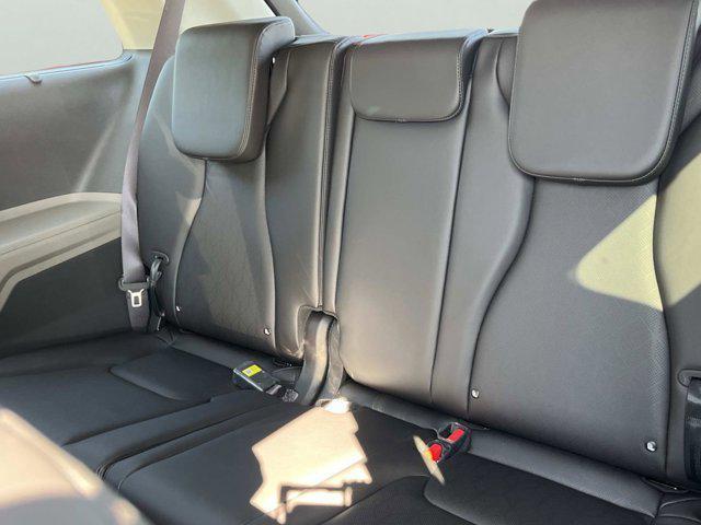 new 2026 Kia Carnival Hybrid car, priced at $45,100