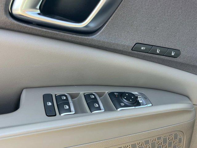 new 2026 Kia Carnival Hybrid car, priced at $45,100