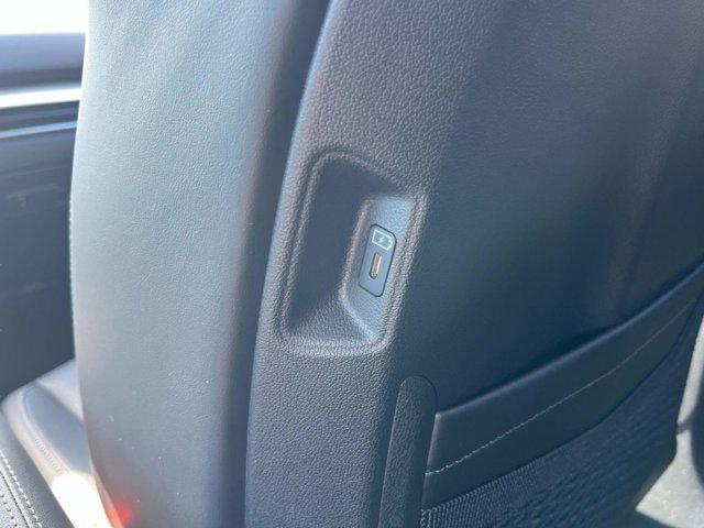 new 2025 Kia Sorento car, priced at $37,030