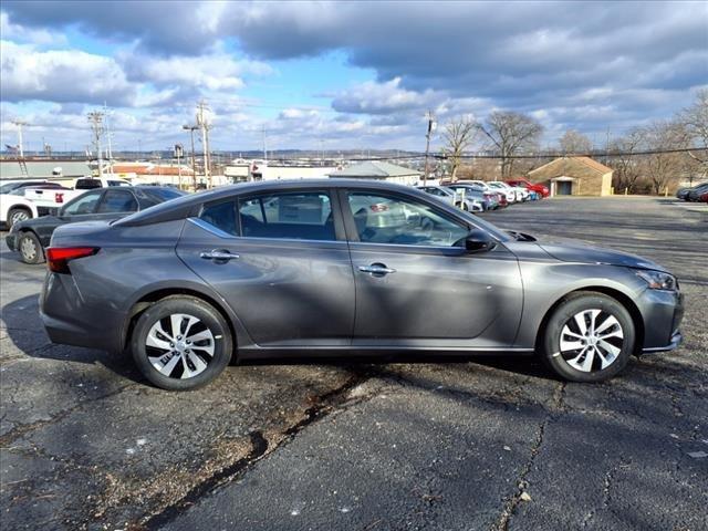 new 2025 Nissan Altima car