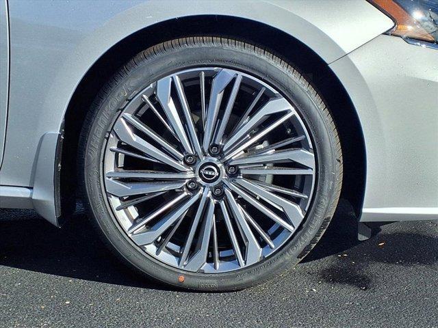 new 2025 Nissan Altima car, priced at $34,462