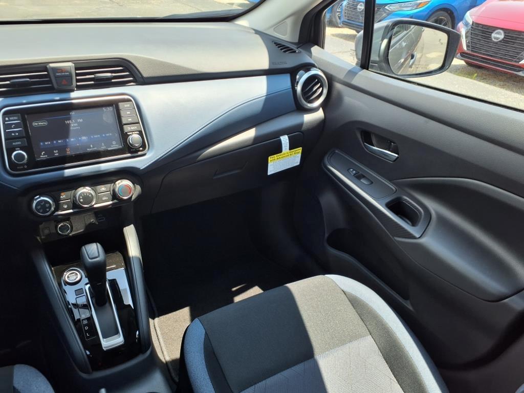 new 2025 Nissan Versa car