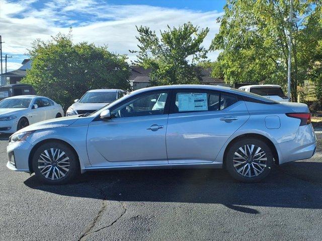 new 2025 Nissan Altima car, priced at $30,124