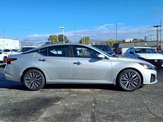 new 2025 Nissan Altima car, priced at $30,124