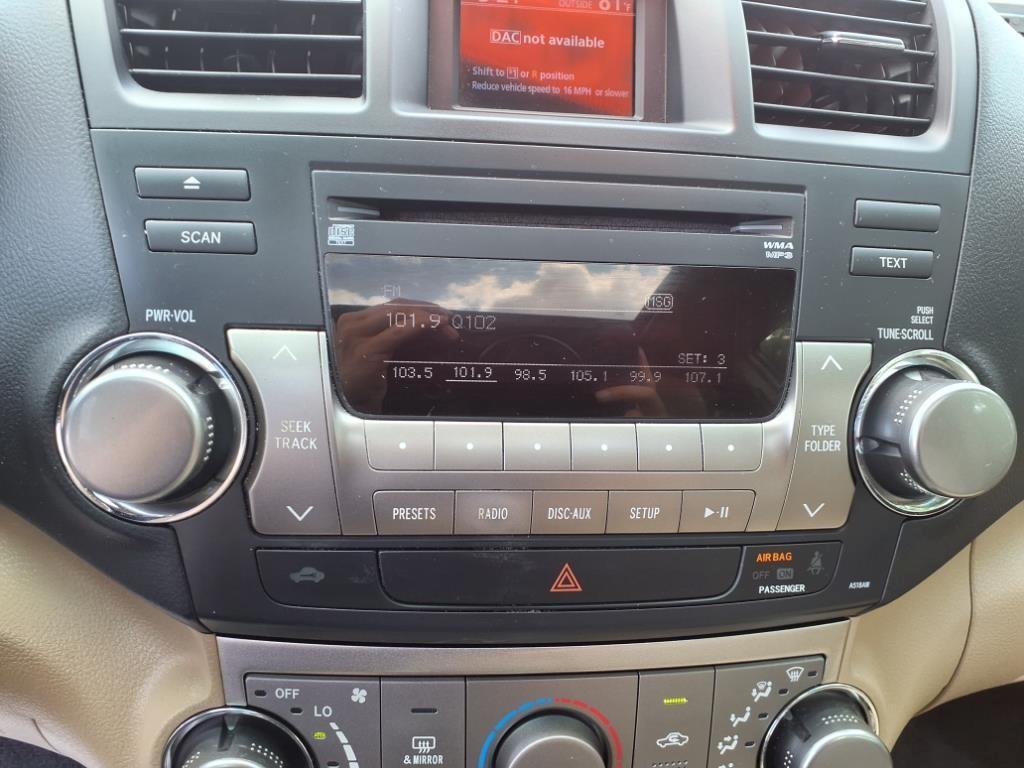 used 2012 Toyota Highlander car, priced at $14,495