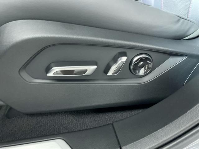 used 2025 Acura RDX car, priced at $47,990