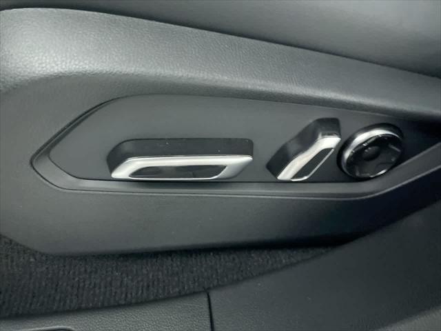 used 2025 Acura RDX car, priced at $47,990