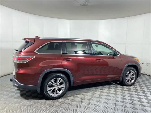 used 2015 Toyota Highlander car, priced at $15,990