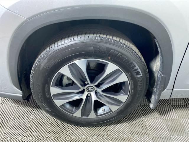 used 2022 Toyota Highlander car, priced at $37,990