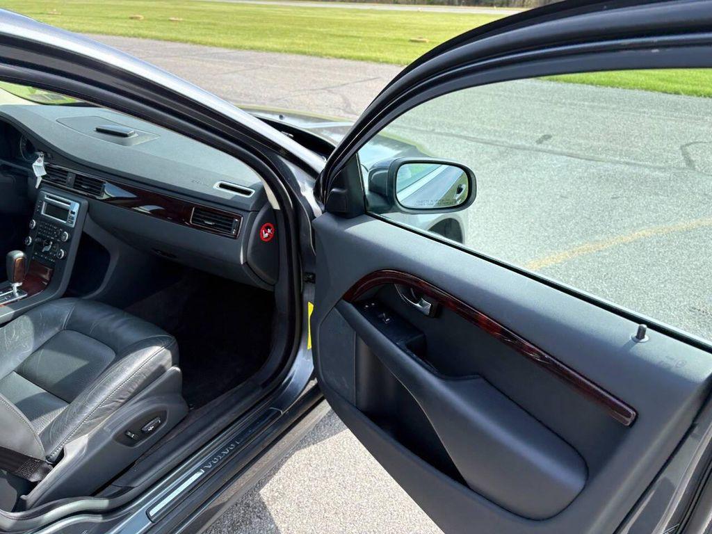 used 2007 Volvo S80 car, priced at $9,999