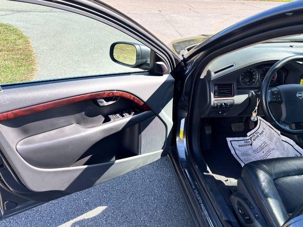 used 2007 Volvo S80 car, priced at $8,999